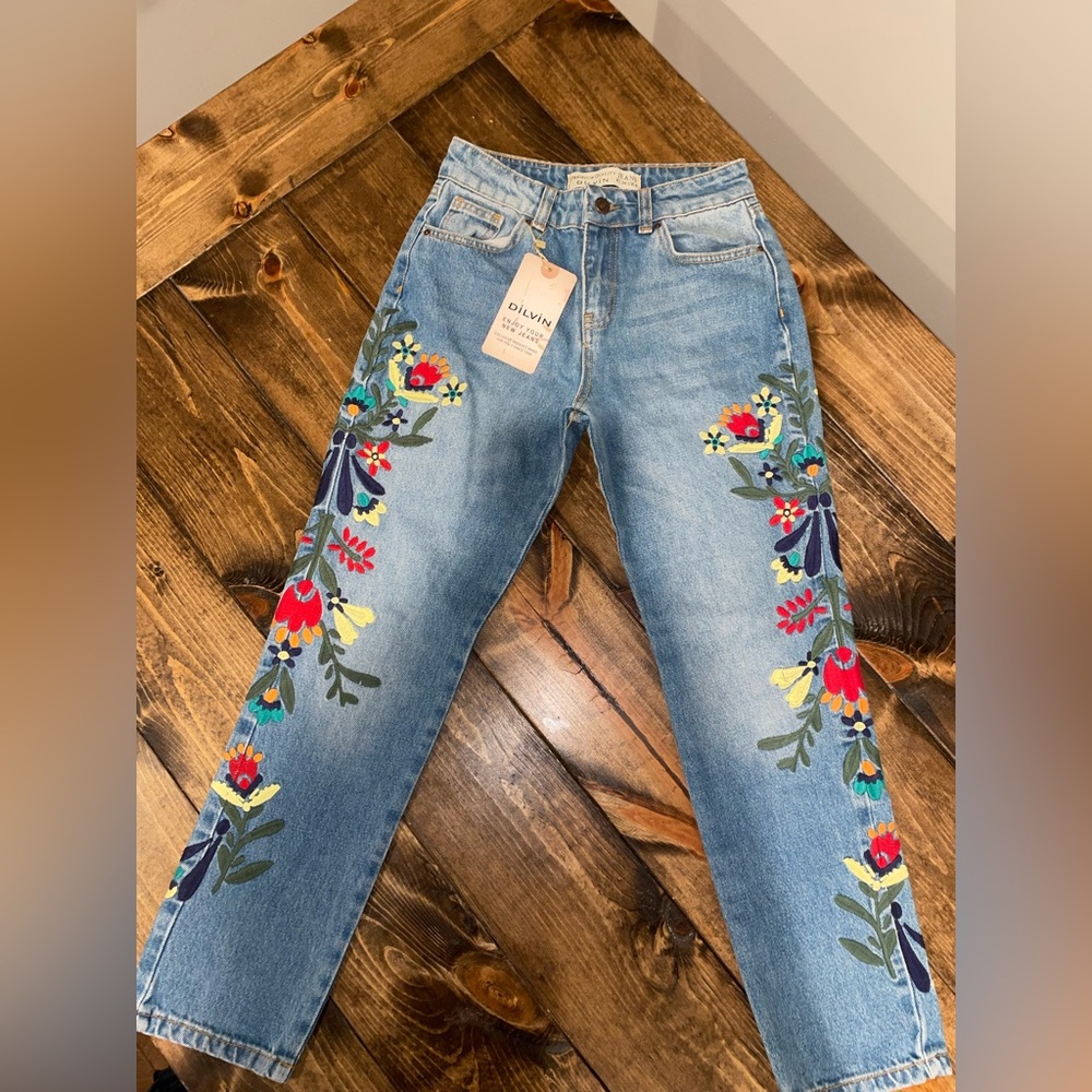 Dilvin jeans, new never worn!